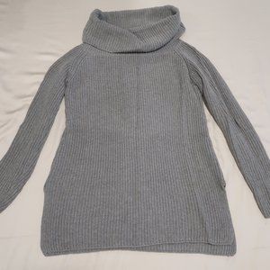 THICK KNIT GREY SWEATER